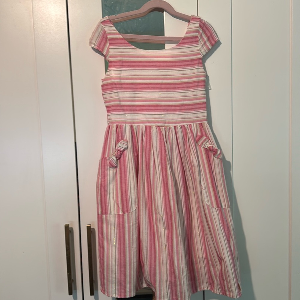Tahari dress. Pin/white/cream stripes.  99% cotton with lining.Size 10. Like new